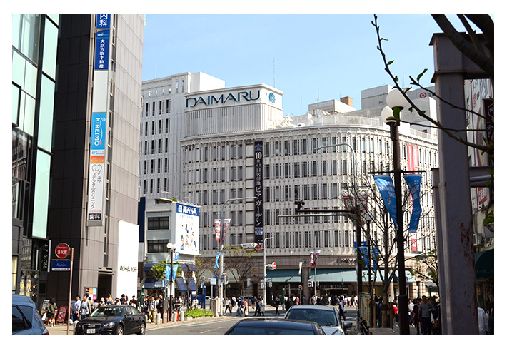 大丸神戸店前
