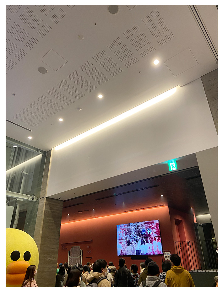 LINE CUBE SHIBUYA 2Fロビー